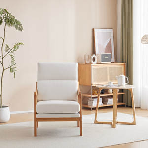 Chaise d'appoint de salon au design en rotin - Product Image 2