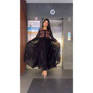 Conjunto Elegante de Top-Pent XL de Chifón para Fiestas, con Shrug y Dupatta, para Ocasiones Especiales - Product Image 5