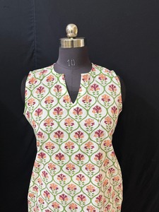 Robe en coton faite à la main avec imprimé floral indien, sans manches, mi-longue, avec poches, tenue décontractée d'été pour les vacances - Product Image 4