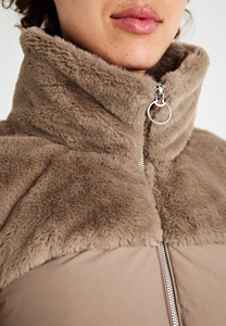 Parka Larga para Mujer, Chaqueta Acolchada Larga, Material Grueso y Acogedor, Protección Extrema contra el Frío, Elección Excelente para Ropa de Abrigo, Marca Solid Trader - Product Image 6