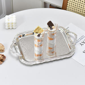 Craft Emporium Exports LCa-258 Bandeja de Servir Decorativa Rectangular de Metal con Patrón Art Deco y Asas Grabadas para Comedor - Product Image 4