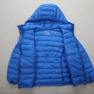Veste matelassée imperméable coupe-vent à capuche avec extérieur 100% coton et rembourrage polyester/coton, design unisexe pour l'hiver - Product Image 4