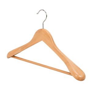 Perchas de madera de primera calidad con logotipo personalizado, diseño resistente y acolchado para guardar ropa de lujo y para tiendas de ropa. - Product Image 2