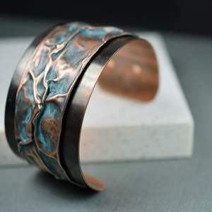 Accessoires de mode élégants en cristal antique, boutons de manchette et bracelets en laiton et en cuivre faits à la main - Product Image 1