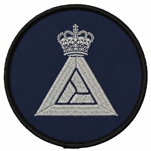 Parche Bordado Azul Marino de Regalia Masónica, Insignia de Corona Plateada y Triángulo, Símbolo de Masonería Termoadhesivo para Vestimenta de Logia - Product Image 1