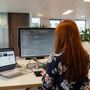 Servicios de Software Web Escalables que Potencian a las Empresas Mediante Ingeniería de Aplicaciones Personalizadas e Integración en la Nube - Product Image 2