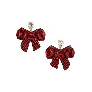 Boucles d'oreilles CRYSTAL CRAFT Premium élégantes avec broderie florale perlée, design de bijoux mignon et style artisanal affirmé - Product Image 1