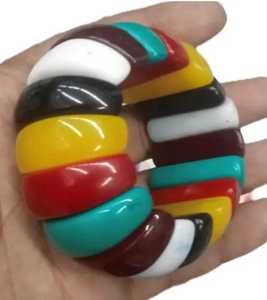 Bracelet jonc en résine colorée MN Exports, bijou fantaisie épais et tendance, style unisexe, cadeau islamique - Product Image 1