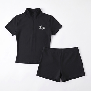 Ensemble sportif 2 pièces pour femme, haut zippé à manches courtes et short au-dessus du genou, séchage rapide, polyester tricoté, coupe classique, printemps-été - Product Image 2