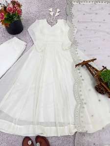 Traje Anarkali de seda Fandy de diseñador, 4.5m, con bordado de lentejuelas, completamente cosido, listo para usar, conjunto de vestido y pantalón. - Product Image 5