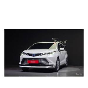 Toyota Sienna 2.5 Híbrida 2WD 2023, 12,363 km, Asientos de Cuero, Cámara Trasera, Volante a la Izquierda - Product Image 3