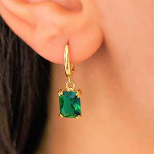 Pendientes de Aro con Esmeralda, Piedra de Nacimiento de Mayo, Pendientes Colgantes Tipo Huggies de Plata de Ley 925 con Baño de Oro de 14K, Pendientes Verdes en Forma de Gota - Product Image 5