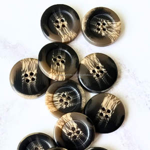 Boutons en corne de buffle noir véritable avec teinte blanche naturelle de qualité supérieure - Product Image 2