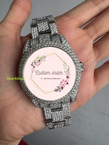 Montre Moissanite entièrement sertie de pierres pour unisexe, avec cadran analogique artisanal en acier inoxydable, montre de luxe pour soirée, cadran rose, montre analogique - Product Image 5