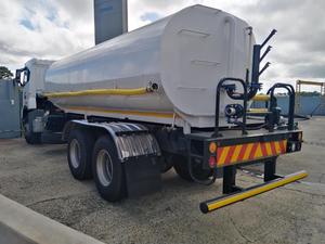 Camion-citerne à eau durable au prix d'usine |   Camion-citerne à moteur diesel pour pulvérisation d'eau, nettoyage des routes, contrôle de la poussière, livraison OEM - Product Image 2