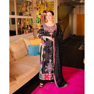 เสื้อท่อนบนปักลาย Georgette สีดำ - Product Image 1