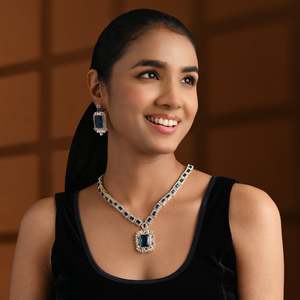 ชุดเครื่องประดับเจ้าสาวลายสี่เหลี่ยมคลาสสิกชุบทองพร้อมต่างหูสำหรับผู้หญิง - Product Image 1