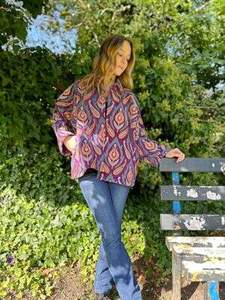 Chaqueta de Algodón Suzani Hecha a Mano al por Mayor, Bordado Floral Multicolor con Cuello, Manga Larga, Estilo Bohemio Étnico - Product Image 2