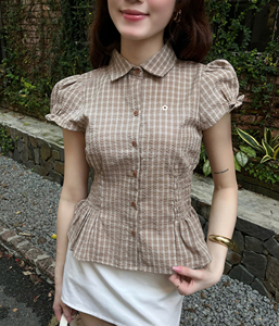 Fabricante de Ropa Vietnamita OEM ODM, Blusa Vintage a Cuadros para Mujer, Manga Abullonada, Corte Ajustado, Camisa con Botones, Top Casual de Verano - Product Image 6