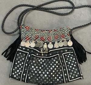 Bolso Tote Casual Banjara Hecho a Mano para Mujer, Hermoso Bolso Bohemio con Bordado Zari, Diseño Étnico Tradicional, Lona con Cierre de Cremallera - Product Image 2
