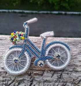 Broche artisanale perlée de qualité supérieure pour femmes, élégante et raffinée à prix abordable - Product Image 1