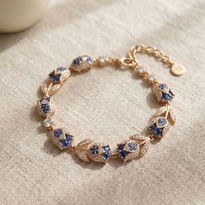 Pulsera de Tulipán con Iniciales para Mujer, Ajustable, Delicada, de Acero Inoxidable Chapado en Oro de 18K, Personalizada - Product Image 4