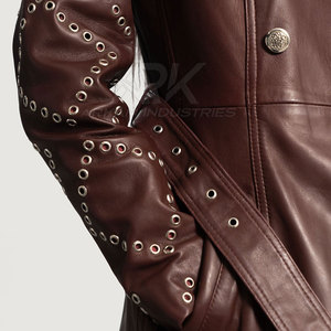Elegante abrigo de cuero para mujer con forro interior cálido y forma elegante para actividades casuales al aire libre - Product Image 6