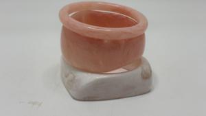 Proveedor Mayorista de Brazaletes Grandes y Gruesos de Resina Acrílica Ligera para Joyería de Moda y Brazaletes de Diseñador - Product Image 3
