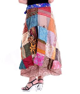 Falda Maxi Reversible Hecha a Mano con Parches, Falda de Playa para Mujer, Falda Cruzada de Seda Sari Vintage - Product Image 4