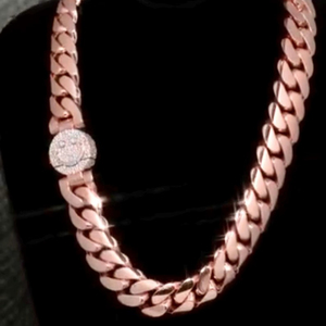 Cadena cubana de moissanita chapada en oro de 14k de 18MM en plata 925 con cierre pesado estilo Hip Hop, collar Miami para raperos a precio mayorista - Product Image 1