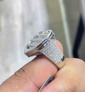 Bague élégante en argent sterling 925 plaqué or avec moissanite taille brillant sertie clos, idéale pour mariée, anniversaire, ou comme cadeau de bijoux. - Product Image 2