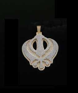 Pendentif de luxe en chaîne à maillons plaqué or glacé, en argent sterling 925, micro-pavé de diamants de laboratoire, pour fiançailles et mariage Hinduisim - Product Image 1