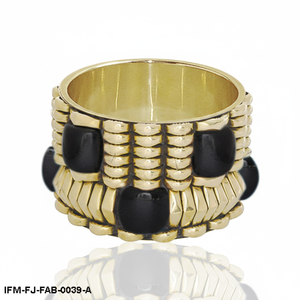 Brazalete Dorado Grueso Estilo Vintage con Incrustaciones de Resina Negra, Brazalete Bohemio Acanalado para Mujer - Product Image 4