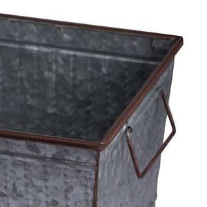 Juego de 2 Macetas Metálicas Rústicas Zale con Soportes - Incluye Macetas Grandes de 20x12x19.5" y Pequeñas de 16.5x9.5x14.5" - Product Image 5
