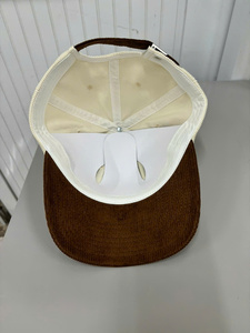 Casquette de baseball en velours côtelé style Dad Hat pour adultes, logo personnalisé, 6 panneaux, non structurée, bicolore, pour usage extérieur, fabriquée en usine au Vietnam - Product Image 3