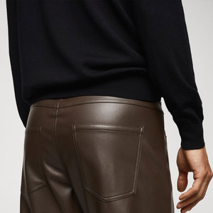 Pantalon en cuir PU marron pour homme, coupe droite, taille mi-haute, fermeture boutonnée, style décontracté chic, idéal pour l'automne - Product Image 4