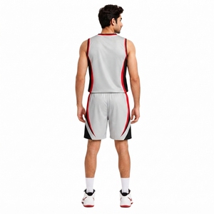 Uniforme de basket-ball d'équipe personnalisé Tissu polyester de qualité supérieure Panneaux respirants Contrôle de l'humidité Construction légère Sublimation - Product Image 2