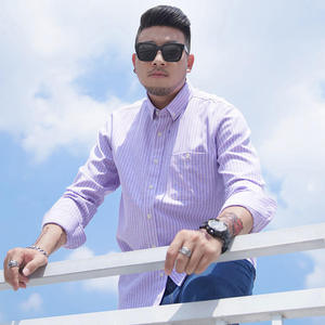 เสื้อเชิ้ตผู้ชายแขนยาวลายทางสีน้ำเงิน กระดุมผ่าหน้า สไตล์ลำลอง ผ้าป๊อปลินทอ ระบายอากาศได้ดี สไตล์ฤดูใบไม้ผลิ - Product Image 3