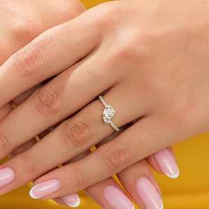 Anillo minimalista Toi Et Moi con doble diamante de corte corazón cultivado en laboratorio y oro macizo de 14K, regalo sorpresa de compromiso para tu pareja - Product Image 3