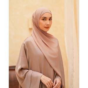 Alana Modeste Sportswear Pashmina - Product Image 4