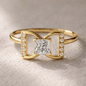 แหวนมอสซาไนต์ทรงเจ้าหญิง ดีไซน์โดดเด่น โรแมนติก สำหรับผู้หญิง เงินแท้ 925 ชุบทอง เหมาะเป็นของขวัญแทนคำมั่นสัญญาสำหรับคนรัก - Product Image 1