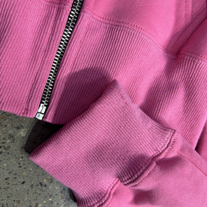 ชุดวอร์มลำลองผู้หญิงปักโลโก้แบบกำหนดเองปี 2026 ผ้าฟลีซประดับเพชร ชุดฮู้ดดี้ซิปแบบครอปและกางเกงขายาวทรงบาน - Product Image 5