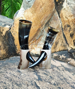 Cuerno para beber de estilo animal auténtico, artesanía única pulida para fines decorativos para el hogar - Product Image 1