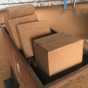 Blocs de coco peat tamponné pour la culture en serre, développement racinaire, plantes de pépinière, emballage en vrac, approvisionnement - Product Image 2