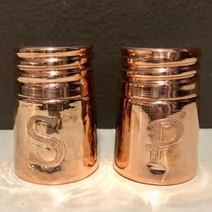 Lot de 2 salières et poivrières design en aluminium, qualité alimentaire, style moderne et artistique, motif maïs unique - Product Image 6