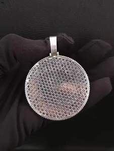 Collar con Colgante Redondo de Plata de Ley 925 con Baño de Oro Rosa y Logotipo Personalizado, Joyería Hip Hop con Micro Pavé de Diamantes CZ - Product Image 3