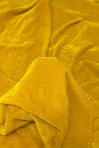 Tissu de velours brodé de luxe de qualité supérieure pour robes de mariée, lehenga de mariée et robes de soirée, disponible à la vente - Product Image 2