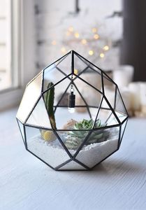 Terrario de Metal y Vidrio Personalizado en Forma de Cabaña, Macetero Moderno de Vidrio para Plantas de Interior, Suculentas, Plantas Aéreas y Terrarios DIY - Product Image 3