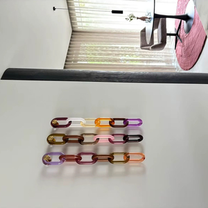 Lámpara de araña de cadena de eslabones de madera personalizada de alta calidad estilo Art Déco, decorativa para colgar en la pared, separador de ambientes para el hogar - Product Image 1