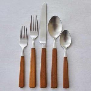 Collection de cuillères et fourchettes en bois de style artisanal, vaisselle en acier de qualité supérieure par Madiha Art And Crafts - Product Image 6